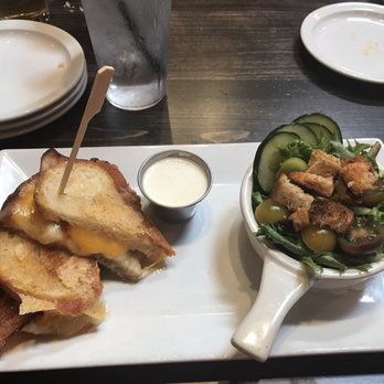 Barrelhouse 101 - Bacon grilled cheese with apricot preserves and side garden salad - American Near Me - Ventura, California