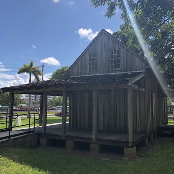 Lummus Park Historic District - Parks Near Me - Miami, Florida