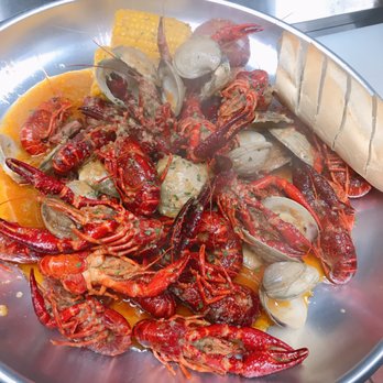 Crazy Boil - Combo 1 with 2lb of crawfish or shrimp, 1lb of clams or mussel, two potatoes, two corn, and sausages and bread. Good for a group of 2-4 - Seafood Near Me - State College, Pennsylvania