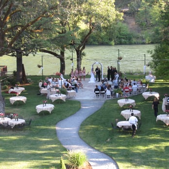 The Rogue River Lodge - Weddings at the Lodge - Bed & Breakfast Near Me - Trail, Oregon