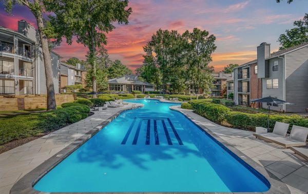 Woodford Apartments by null