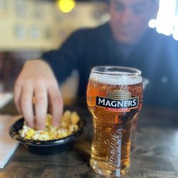 Lizzie McNeill's Irish Pub