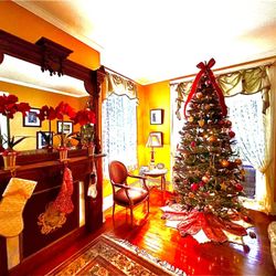The Inn at Cooperstown - Christmas Parlor