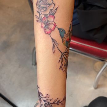 Broken Clover Tattoo - Tattoo Near Me - Tucson, Arizona