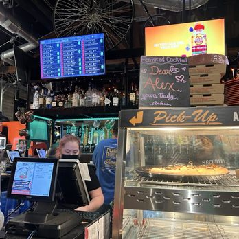 Woodstock's Pizza Davis - Beers and Bar cocktails options - Pizza Near Me - Davis, California Woodstock's Pizza Davis - Beers and Bar cocktails options - Pizza Near Me - Davis, California