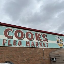Cooks Flea Market - Sign at the entrance of Cook's Flea Market