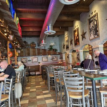 Lupe Tortilla Mexican Restaurant - Inside restaurant - Tex-Mex Near Me - San Antonio, Texas Lupe Tortilla Mexican Restaurant - Inside restaurant - Tex-Mex Near Me - San Antonio, Texas