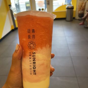Sunright Tea Studio - Pasadena - Strawberry frostie - Bubble Tea Near Me - Pasadena, California Sunright Tea Studio - Pasadena - Strawberry frostie - Bubble Tea Near Me - Pasadena, California