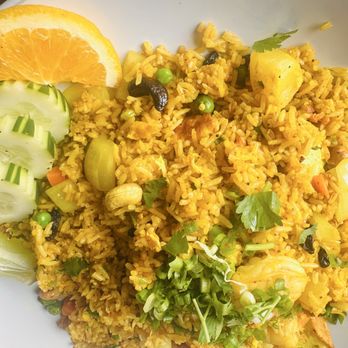 Pipo Ramen & Rice - Pineapple Fried Rice w/ shrimp and tofu-I love the fried toasty rice but I wouldn't order it again.  The flavor was not there. - Thai Near Me - Sacramento, California