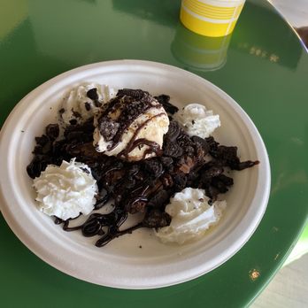 Magic Milkshakes & More - Classic Brownie with vanilla ice cream, whip cream, Oreo cookies and chocolate sauce. Also a scoop of strawberry ice cream. - Ice Cream & Frozen Yogurt Near Me - Hoover, Alabama Magic Milkshakes & More - Classic Brownie with vanilla ice cream, whip cream, Oreo cookies and chocolate sauce. Also a scoop of strawberry ice cream. - Ice Cream & Frozen Yogurt Near Me - Hoover, Alabama