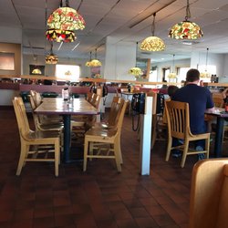 Pizza King - Dining area