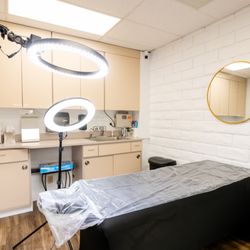 Permanent Makeup Plus Cosmetology School - PMU station