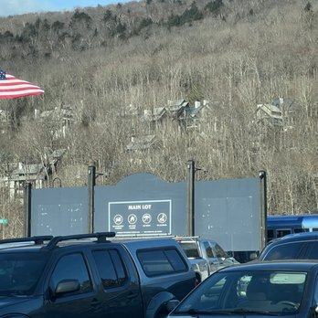 Loon Mountain Resort - Parking lot main lot sign - Ski Resorts Near Me - Lincoln, New Hampshire