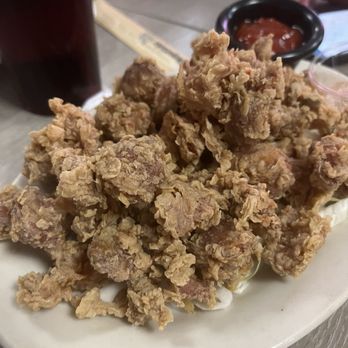 Side Street Inn - Gizzards - Sports Bars Near Me - Honolulu, Hawaii Side Street Inn - Gizzards - Sports Bars Near Me - Honolulu, Hawaii