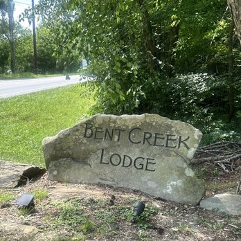 Bent Creek Lodge - Bed & Breakfast Near Me - Arden, North Carolina