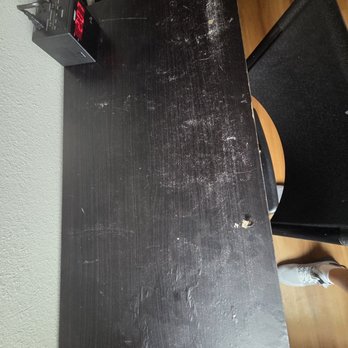 Sunnyside Inn and Suites - Pictures of the room, asbestos in the closet and debris strewn around the hotel - Hotels Near Me - Clackamas, Oregon