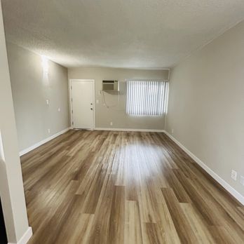 Villa Park - Large living room - Apartments Near Me - Van Nuys, California Villa Park - Large living room - Apartments Near Me - Van Nuys, California