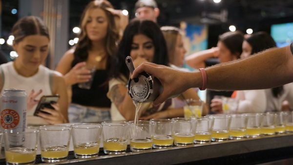 Five Iron Golf by null