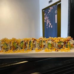 SushiBox - Crunch Philadelphia roll!!
