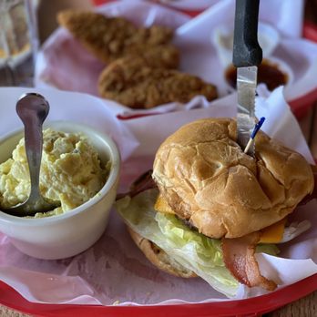Mt Baldy Lodge - Bacon burger - American Near Me - Mount Baldy, California