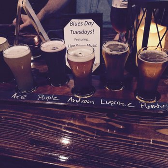 Murphy Brown's Craft Beer Empourium - Beer Bar Near Me - Clarence, New York