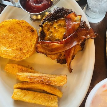 Seafire Steakhouse - parmesan garlic fries and steak burger - Steakhouses Near Me - Atlantis, Florida Seafire Steakhouse - parmesan garlic fries and steak burger - Steakhouses Near Me - Atlantis, Florida