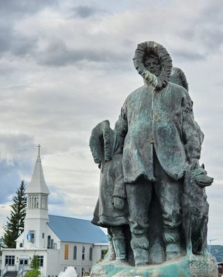 Golden Heart Plaza by null