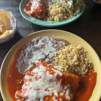 Tres Hermanas - Crispy taco and chicken enchiladas plate! Delicious! - Mexican Near Me - Davis, California Tres Hermanas - Crispy taco and chicken enchiladas plate! Delicious! - Mexican Near Me - Davis, California