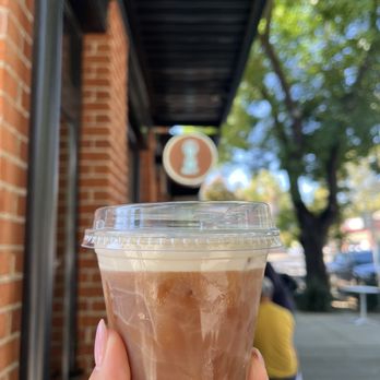 Mast Coffee - Orange, cold brew - Coffee & Tea Near Me - Sacramento, California