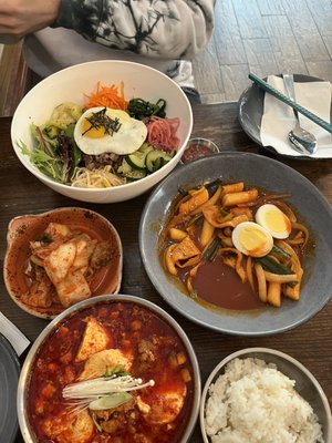 Dong-ne: Korean cuisine by null