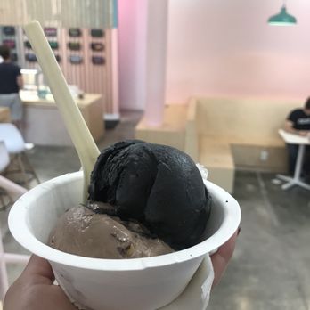 Dasher & Crank - Rocky Road Cookies Cream and Black Mint - Ice Cream & Frozen Yogurt Near Me - Miami, Florida