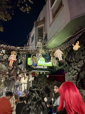 The Avenue Bar by null