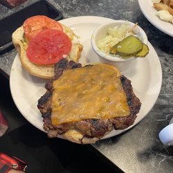 Dines Family Restaurant - Cheeseburger