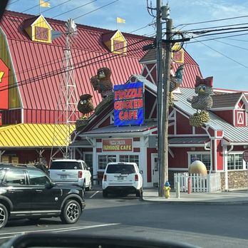 Frizzle Chicken Cafe - Breakfast & Brunch Near Me - Pigeon Forge, Tennessee