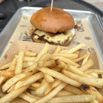 PINCHO - Bacon Gouda  burger - Burgers Near Me - Sunrise, Florida