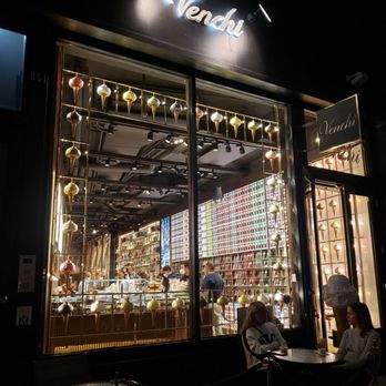 Venchi - Outside - Chocolatiers & Shops Near Me - New York, New York