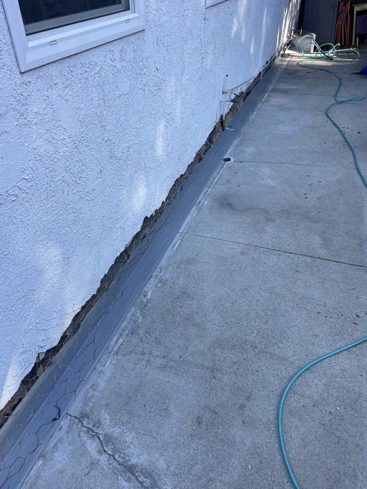 Slide of A R Contracting