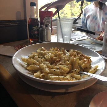 Twin Willows - Mac and the cheese - Seafood Near Me - Narragansett, Rhode Island
