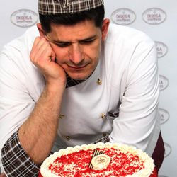 Di Rosa - Si è spinto al limite dell'innovazione, modificando la tipica torta americana Red Velvet, personalizzando la ricetta e rendendola sua, anche