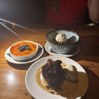 Firefly - Crème Brûlée, Apple Cobbler, Sticky Toffee Pudding - New American Near Me - Studio City, California