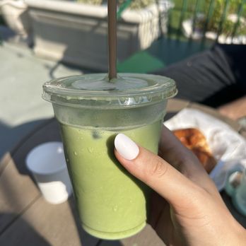 Un Deux Trois Cafe - matcha latte - Coffee & Tea Near Me - Rogers, Arkansas