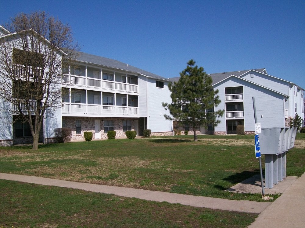 OXFORD PARK APARTMENTS NO I 2640 E 34th St Ofc, Joplin, Missouri