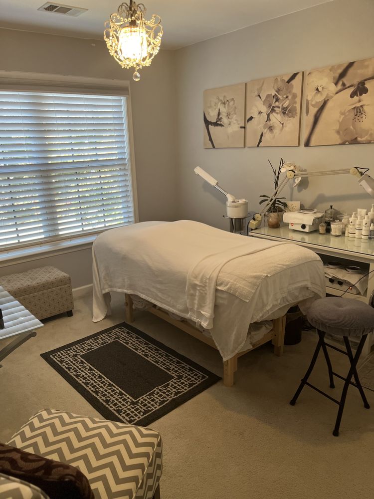 Jo Walsh Esthetics Logo