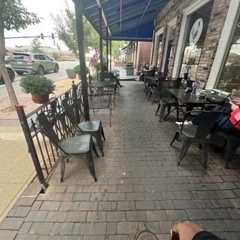 Half & Half - Patio - Breakfast & Brunch Near Me - St. Louis, Missouri