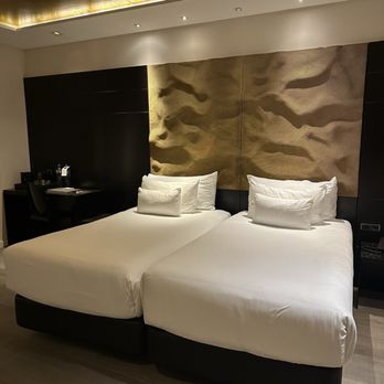 Claris - Bedroom - Hotels Near Me - Barcelona, B Claris - Bedroom - Hotels Near Me - Barcelona, B
