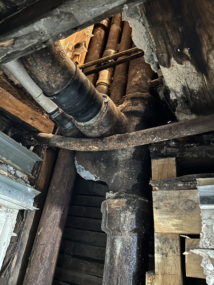 Slide of A&A pro pipe repair and heating services