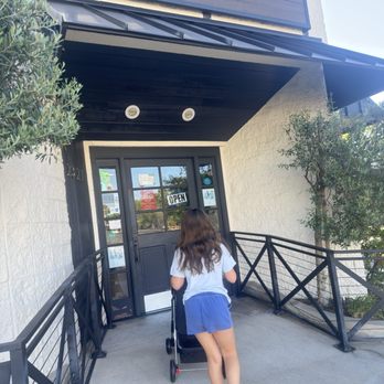Rainbow Veterinary Hospital - Veterinarians Near Me - Burbank, California Rainbow Veterinary Hospital - Veterinarians Near Me - Burbank, California