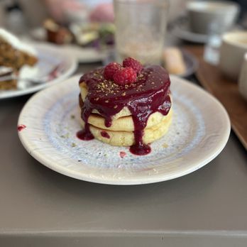 The Folks Chiado - Raspberry pancakes - Coffee & Tea Near Me - Lisbon, 11 The Folks Chiado - Raspberry pancakes - Coffee & Tea Near Me - Lisbon, 11