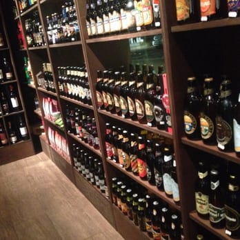 Malbec Beer - Interior da loja - Breweries Near Me - Asa Norte, DF Malbec Beer - Interior da loja - Breweries Near Me - Asa Norte, DF