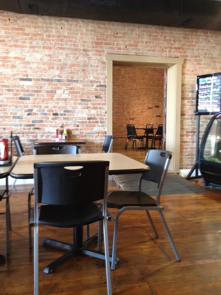 COURTYARD CAFE & BAKERY 15 Photos & 10 Reviews 128 E Adams St